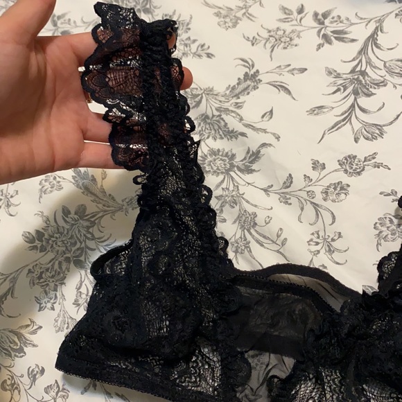 Urban Outfitters Delicate Lace Bralette - Picture 3 of 4